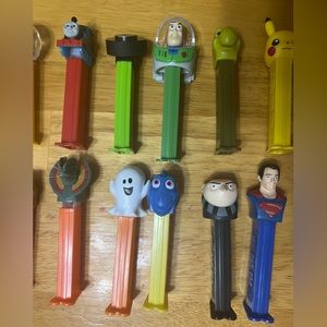 Pez dispensers various kinds occasions boy girl Pez candy vintage dispensers euc